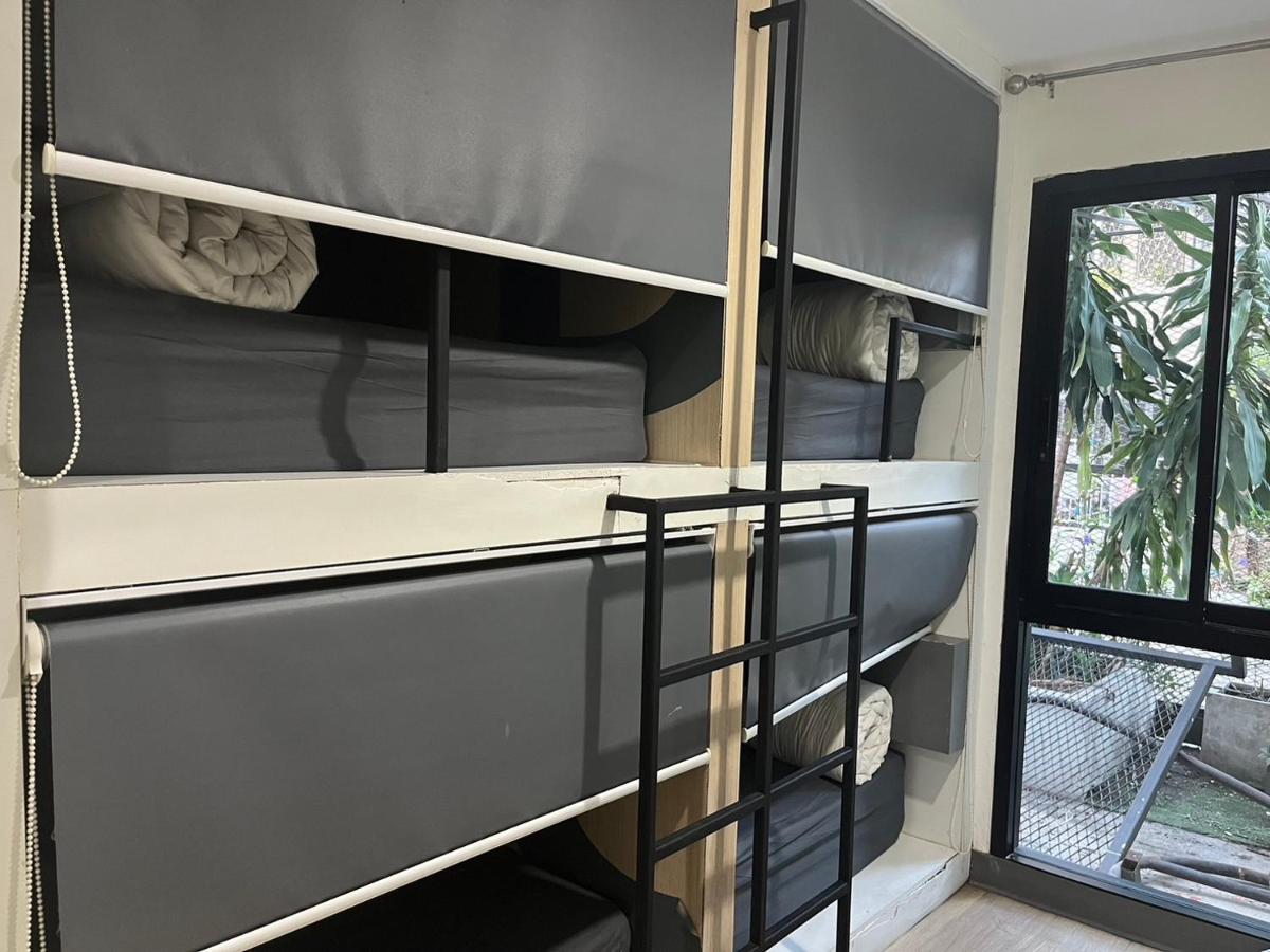 Owl'S Nest Suk 30 Hostel กรุงเทพมหานคร ภายนอก รูปภาพ
