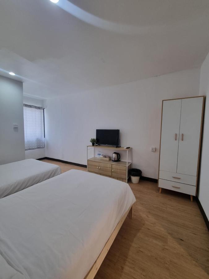 Owl'S Nest Suk 30 Hostel กรุงเทพมหานคร ภายนอก รูปภาพ