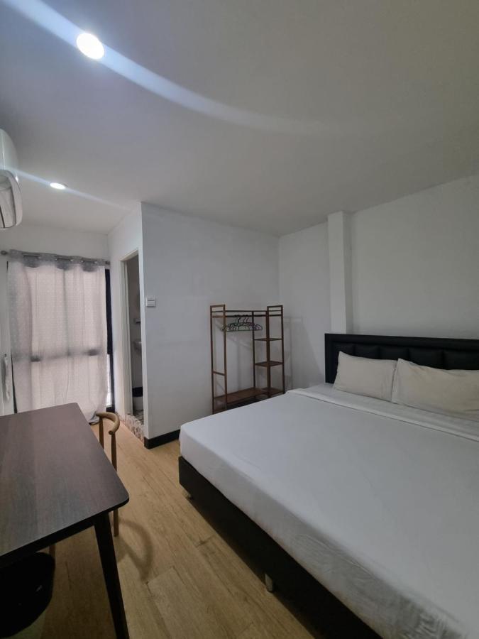 Owl'S Nest Suk 30 Hostel กรุงเทพมหานคร ภายนอก รูปภาพ