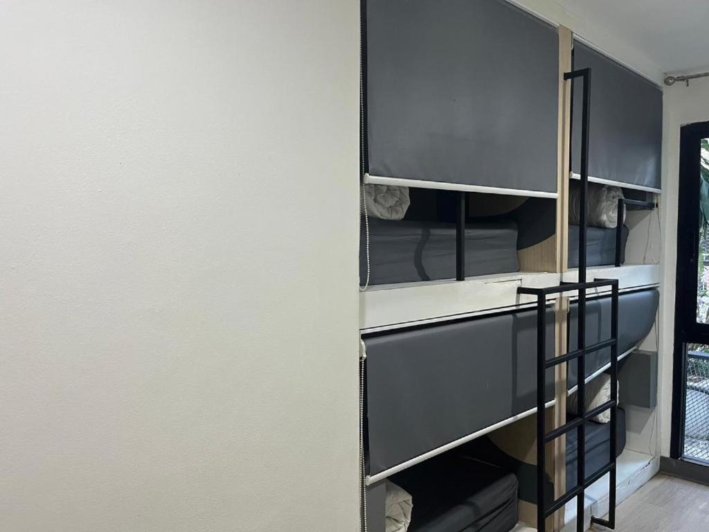 Owl'S Nest Suk 30 Hostel กรุงเทพมหานคร ภายนอก รูปภาพ